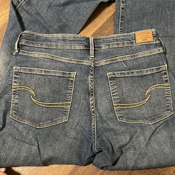 Womens Levi Jeans - Picture 2 of 4